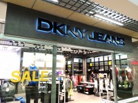 ТЦ "Замок", вывеска для магазина "DKNY JEANS", 2013г.