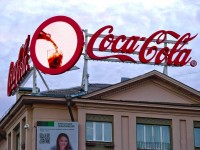 Рекламная установка "Coca Cola", г.Минск, пр.Независимости, 2015г. Совместная работа с компаниями "КолорЭкспресс" и "Палами"